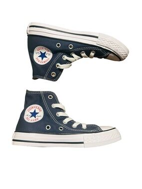 Converse Chuck Taylor All Star High Top Style 3J233 Navy and White Sz 11.5 Youth